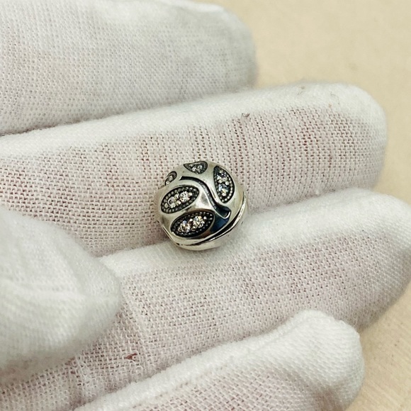EUC Pandora 791416CZ Sterling Silver Sparkling Leaves Clip Charm w/ Clear CZ’s - Picture 8 of 12